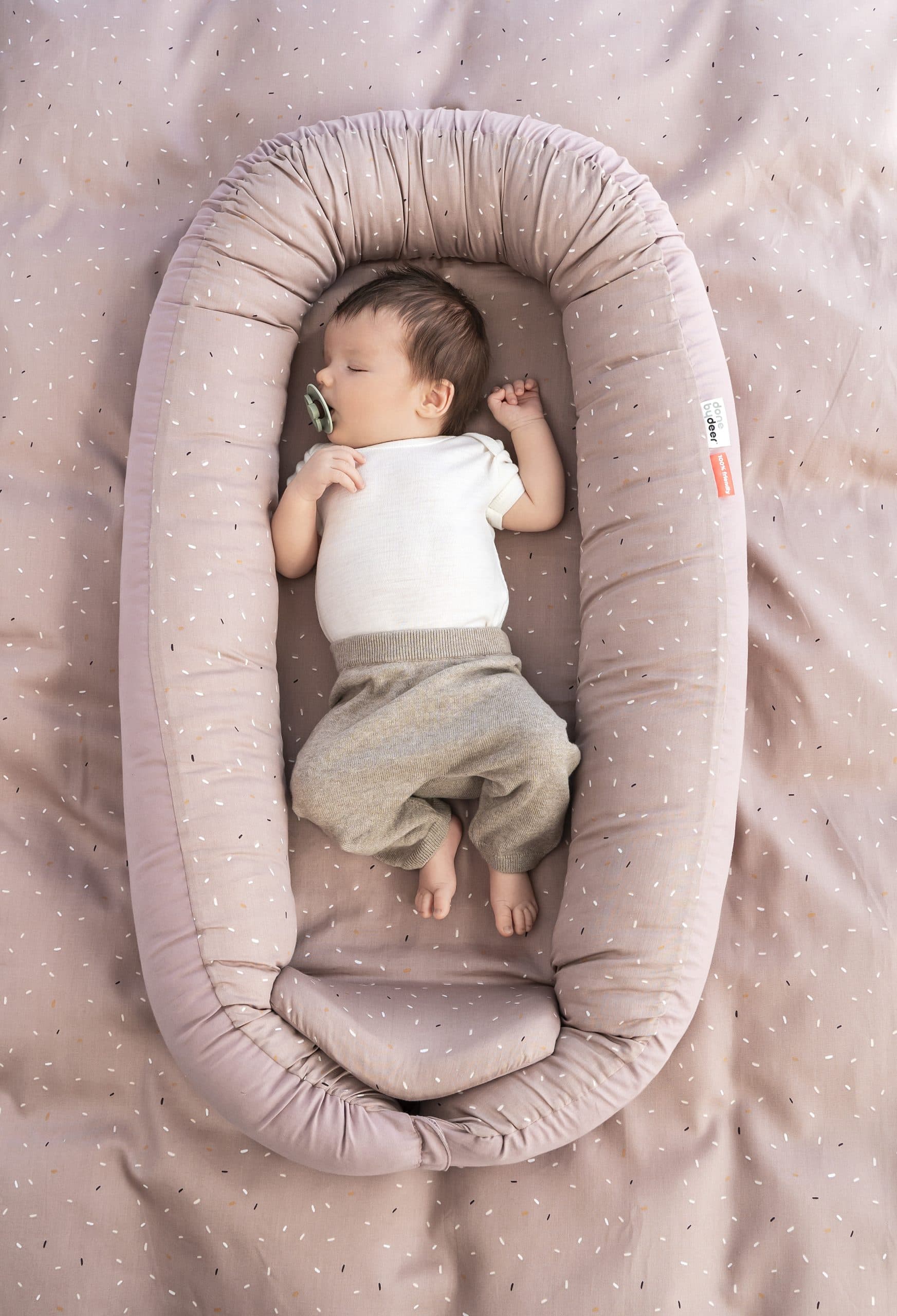 Babynest, confetti rosa