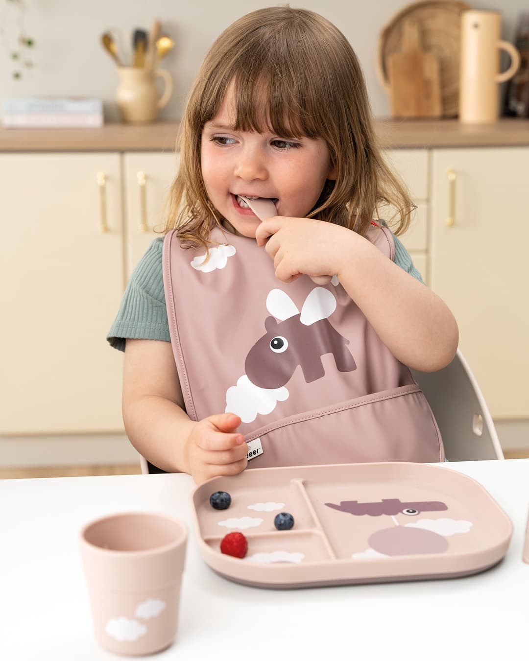 Fat med inndelingsrom, rosa