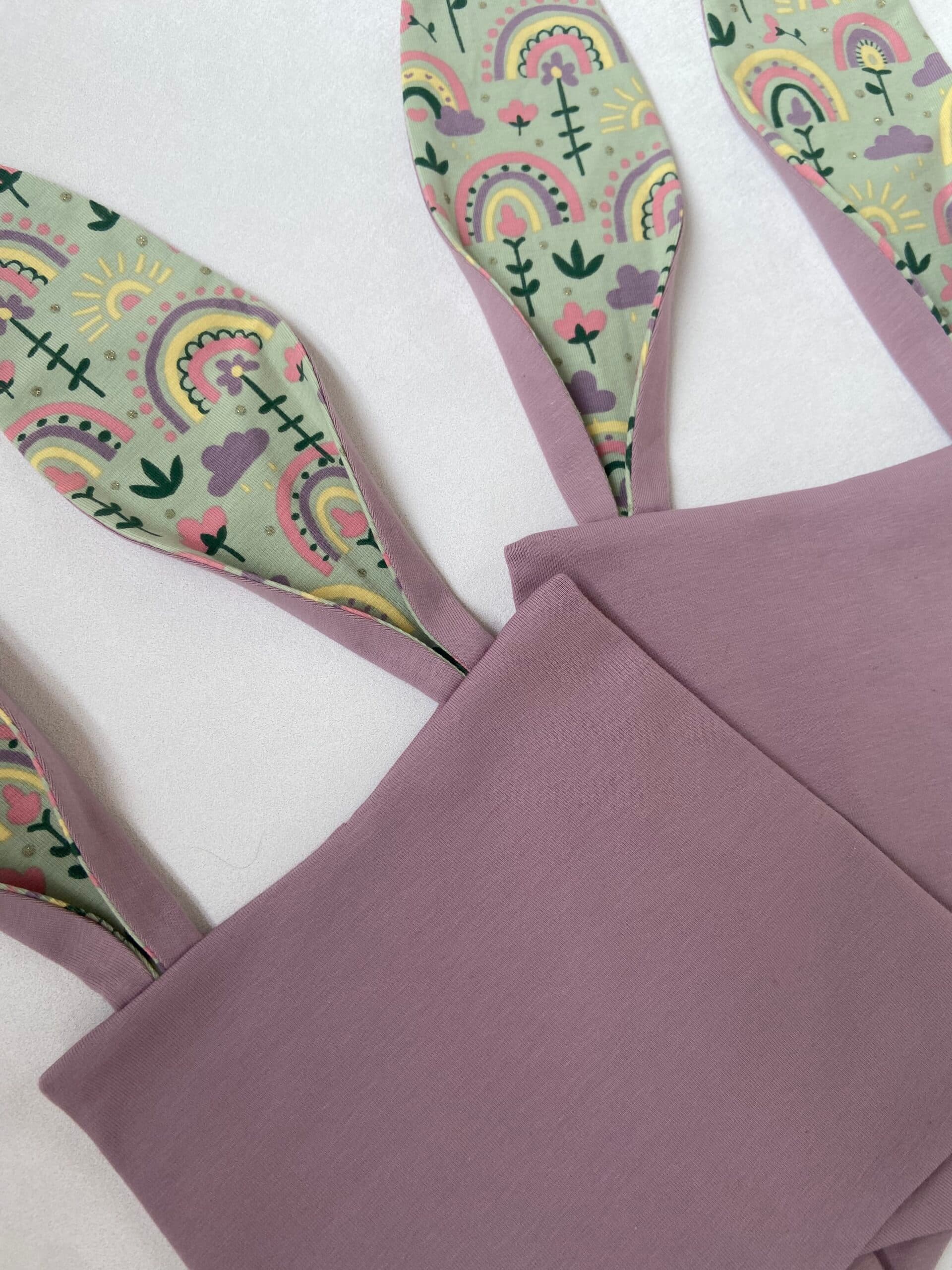 Kaninlue, regnbueører, 2-4 år