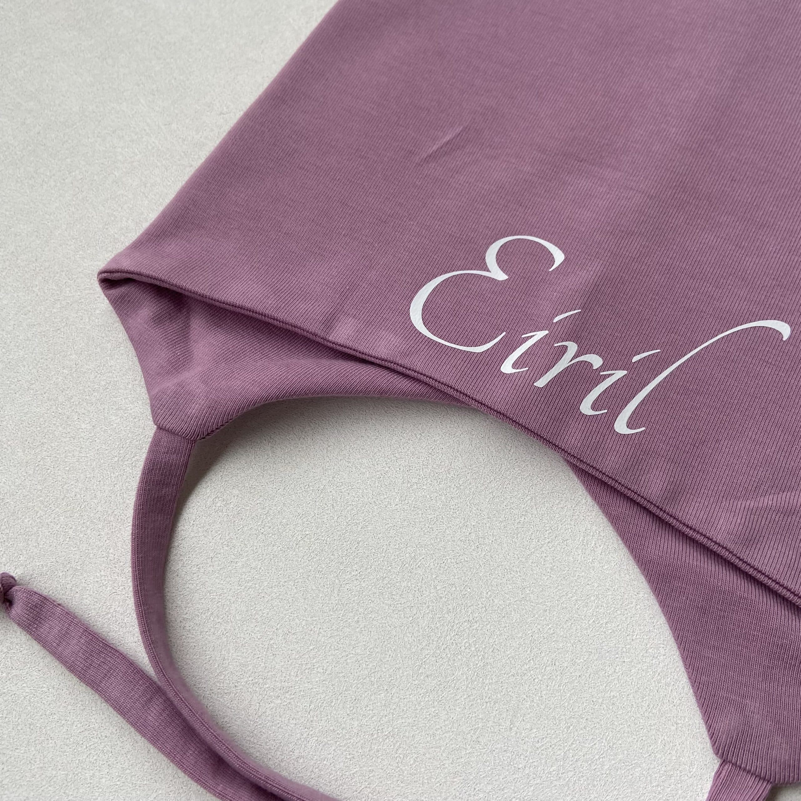 Lue ensfarget uten navn, 0-4år