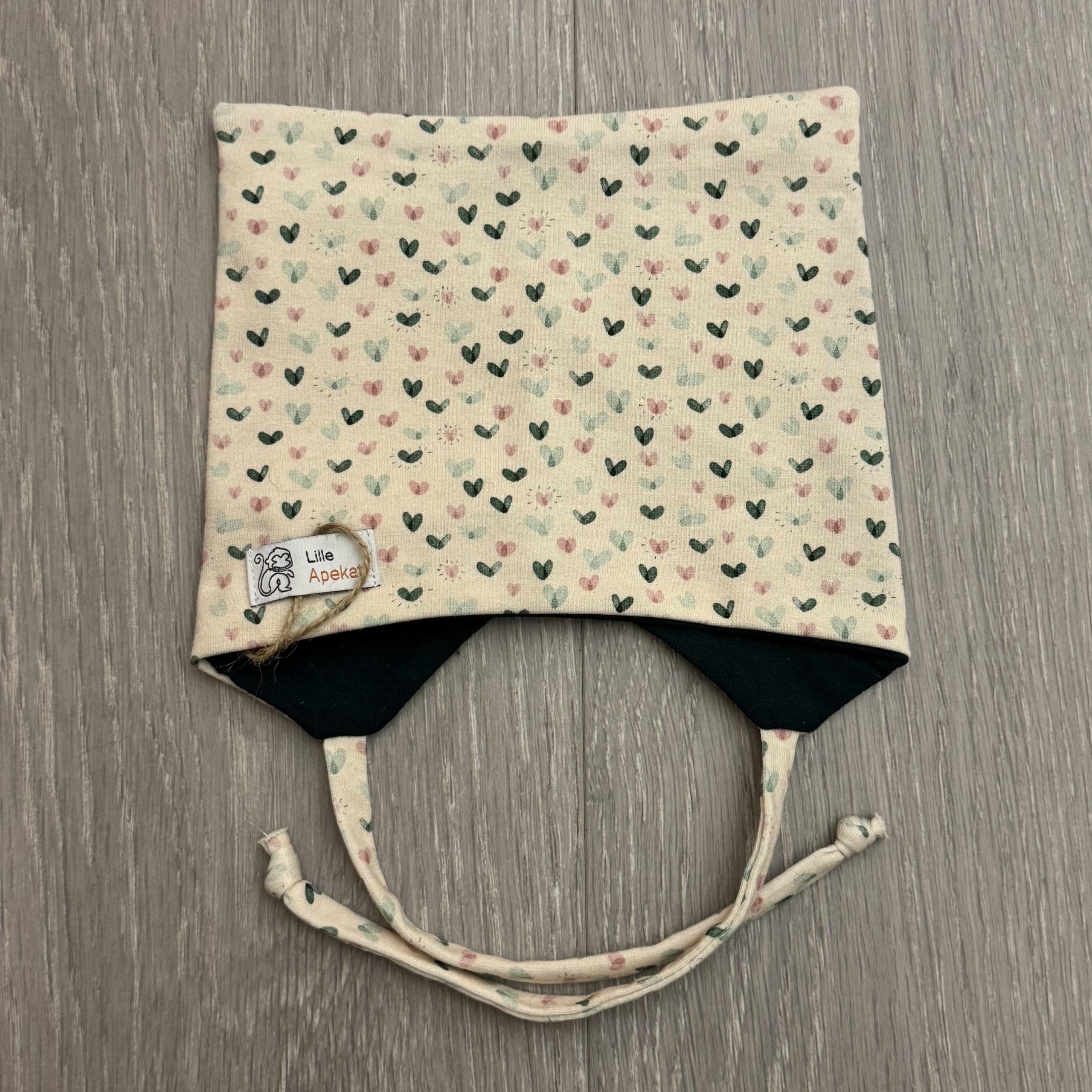 Lue i bomull, hjerter, str. 0-3 mnd