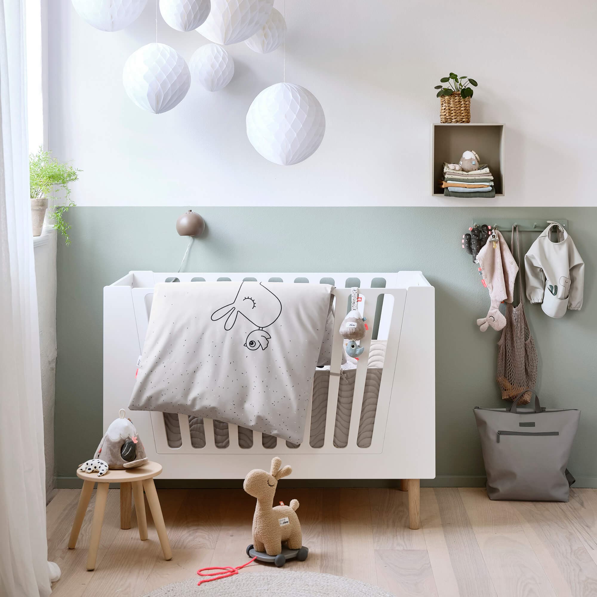 Sengekant quiltet, sand